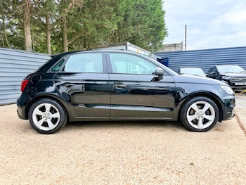 Used Audi A1 2015 for sale - 76131629: Photo 2