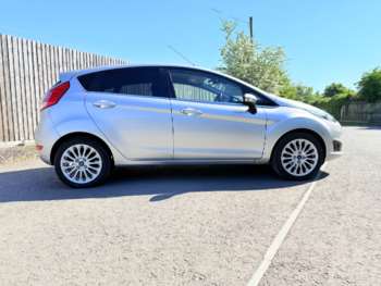 Used Ford Fiesta 2015 for sale - 74603051: Photo