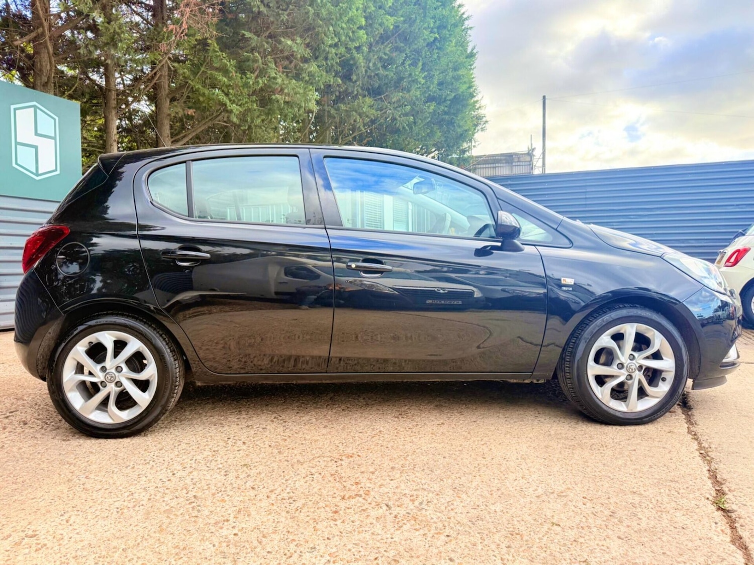 Used Vauxhall Corsa 2017 for sale - 76387405: Photo 3