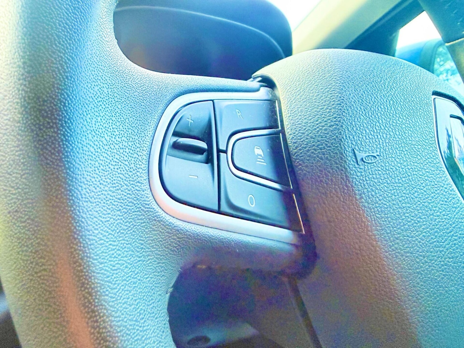 Used Renault Megane 2017 for sale - 77382216: Photo 32