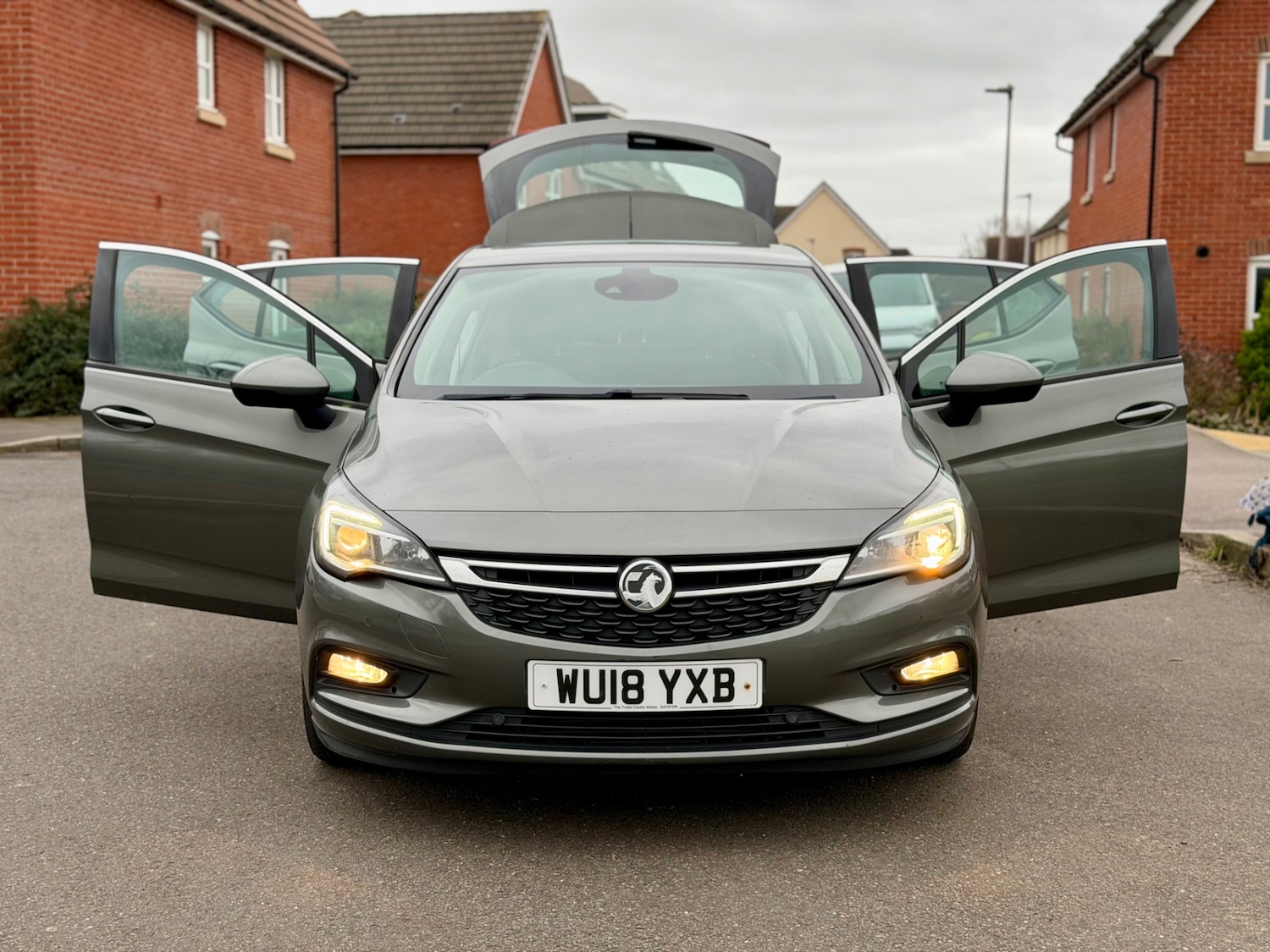 Used Vauxhall Astra 2018 for sale - 77640976: Photo 30