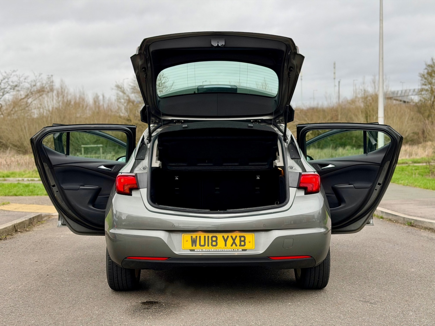 Used Vauxhall Astra 2018 for sale - 77640976: Photo 31