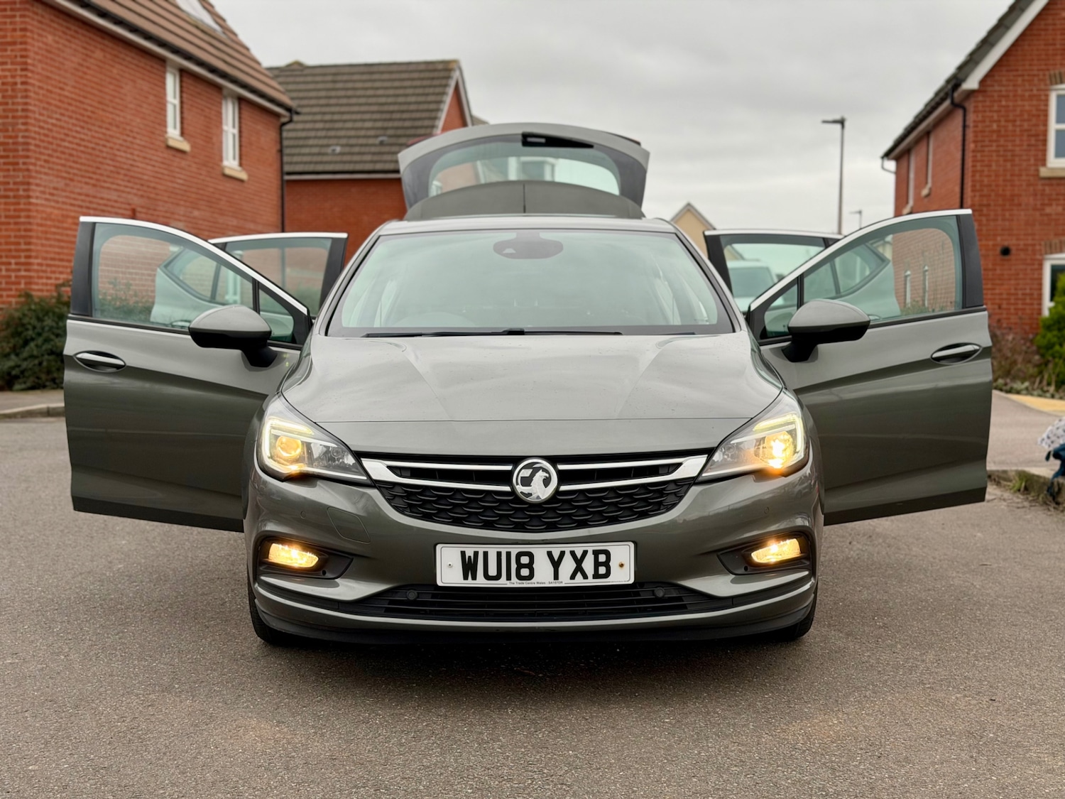 Used Vauxhall Astra 2018 for sale - 77640976: Photo 9