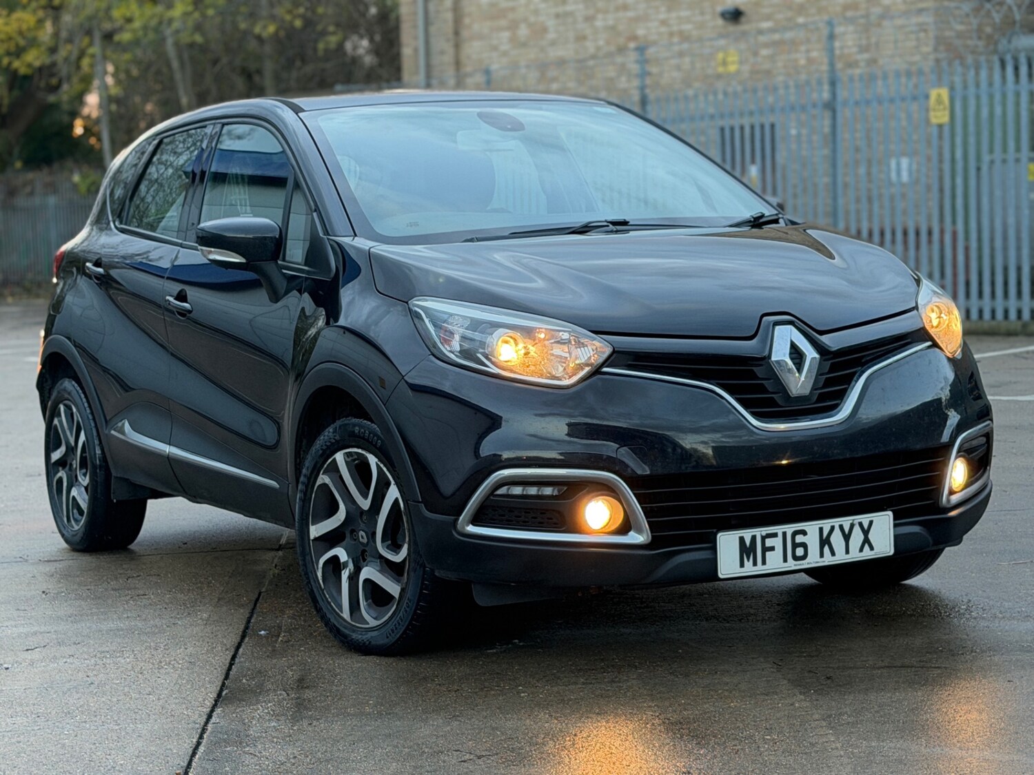 Used Renault Captur 2016 for sale - 76682663: Photo 32