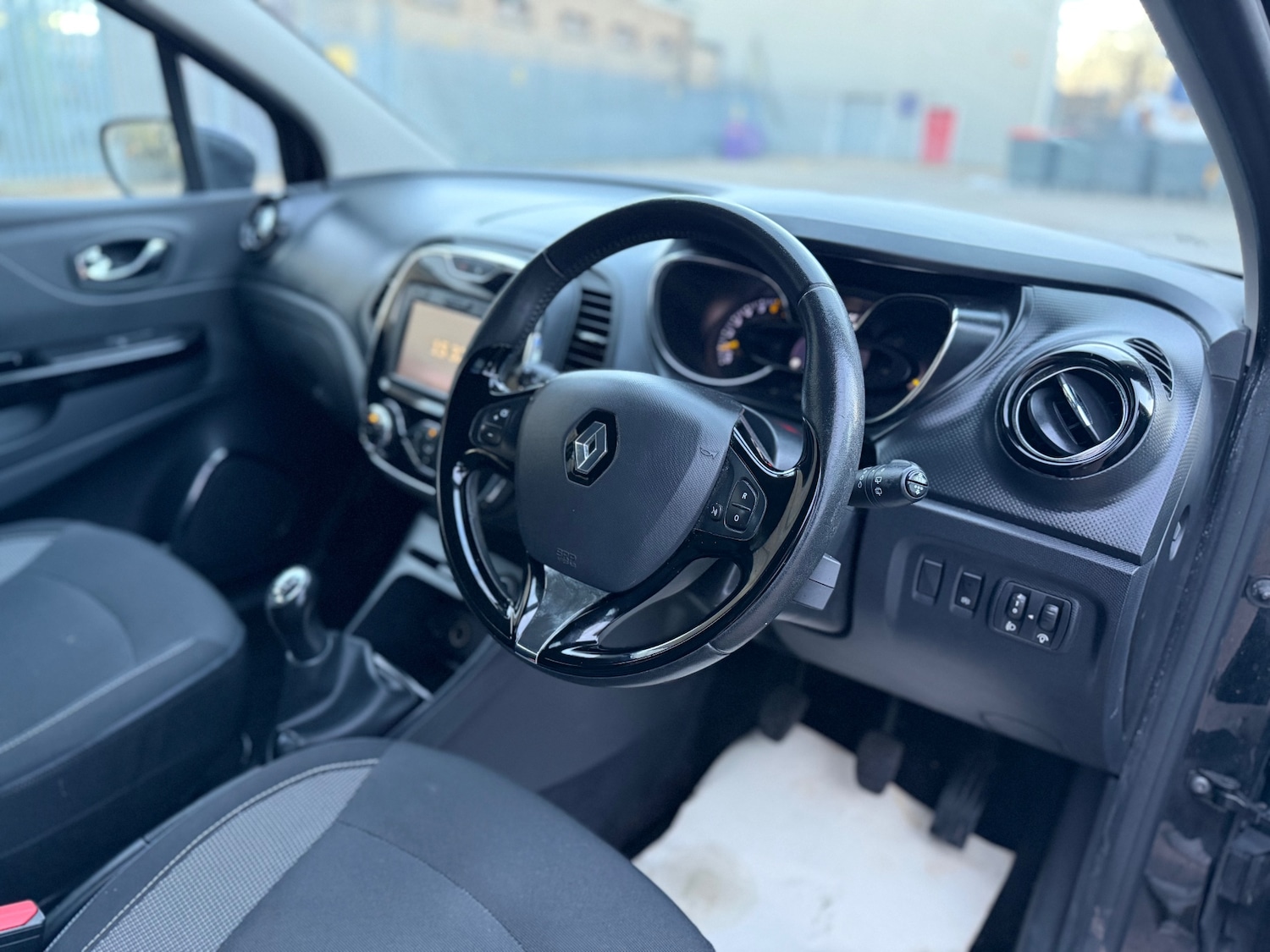 Used Renault Captur 2016 for sale - 76682663: Photo 41