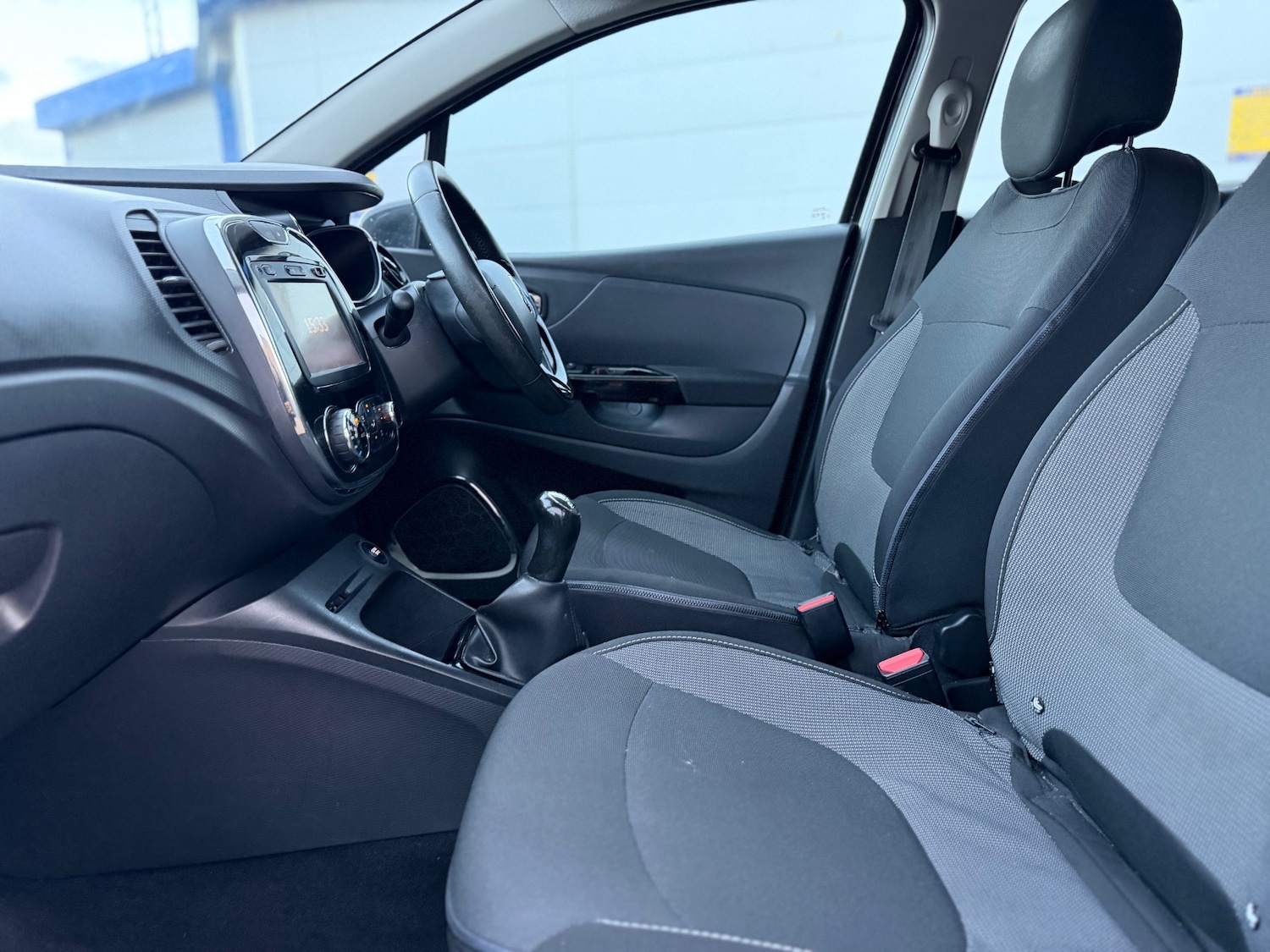 Used Renault Captur 2016 for sale - 76682663: Photo 42