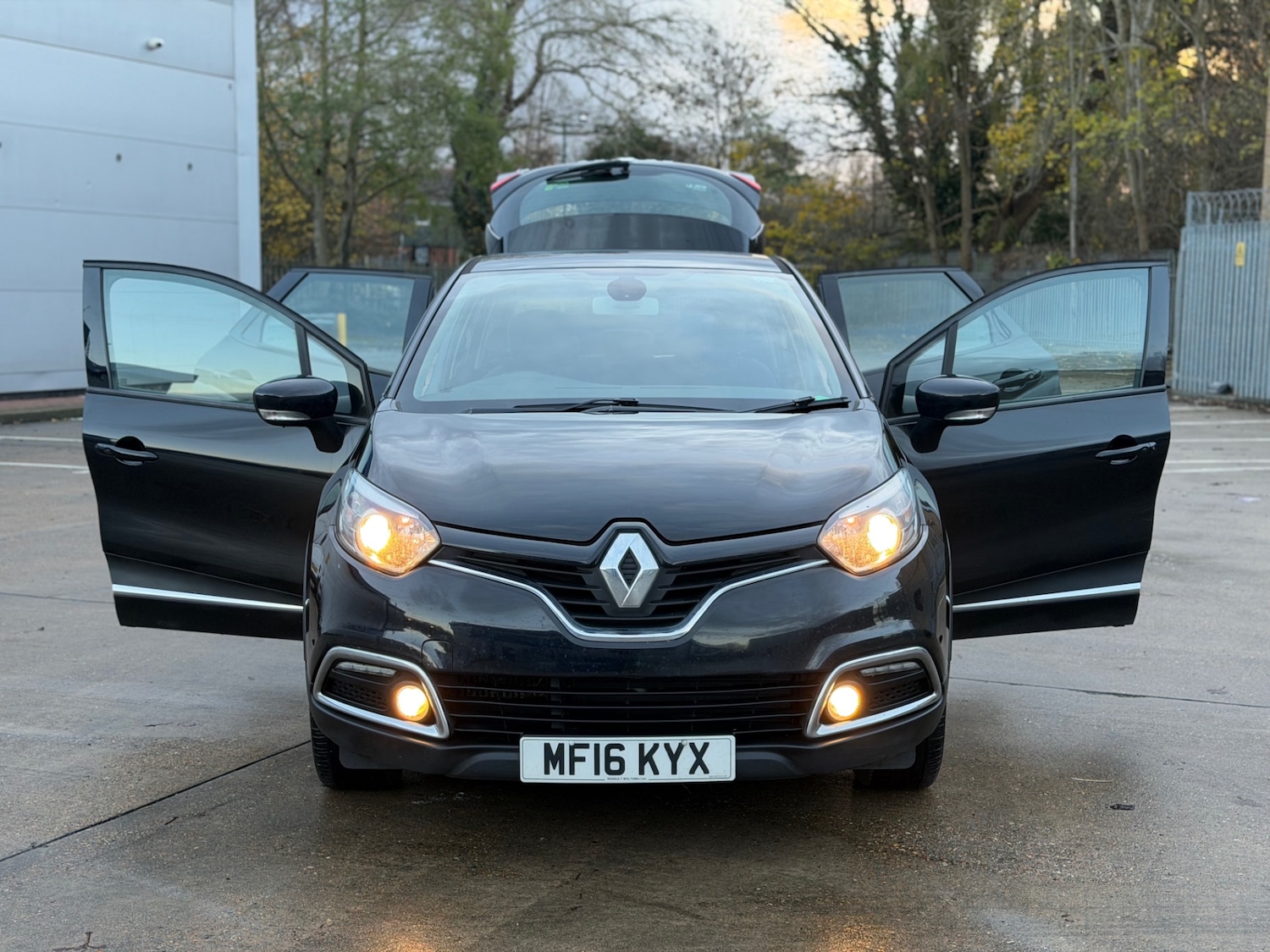 Used Renault Captur 2016 for sale - 76682663: Photo 9