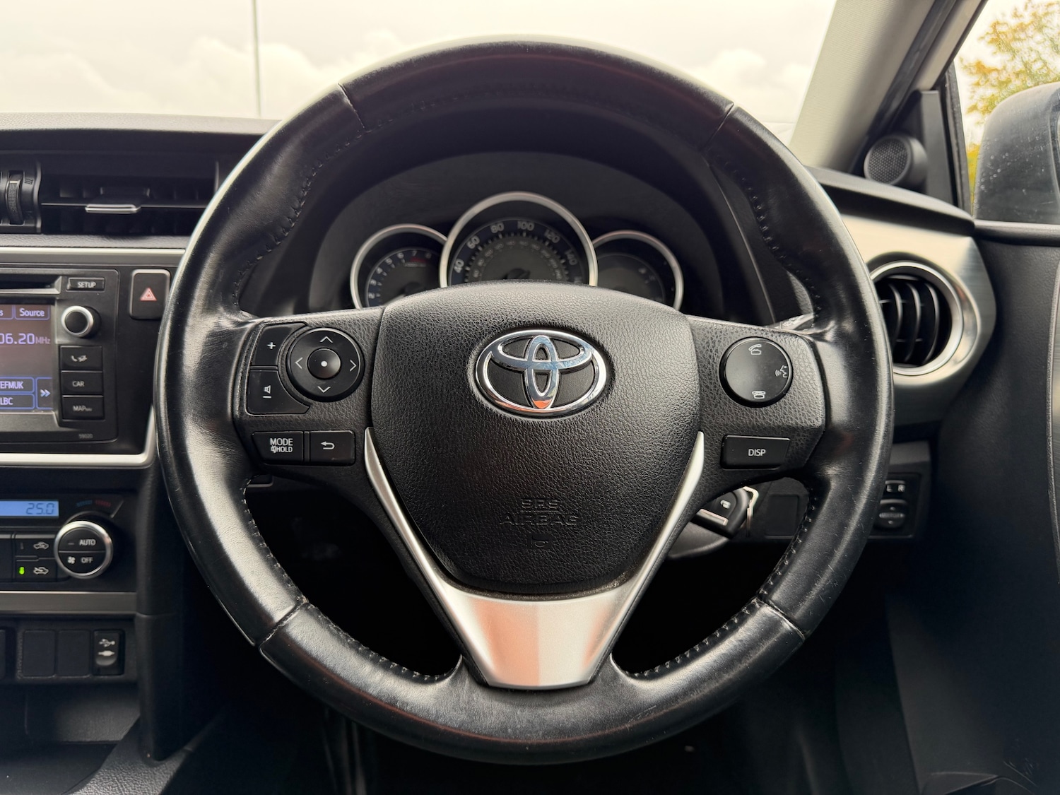 Used Toyota Auris 2013 for sale - 76638692: Photo 18