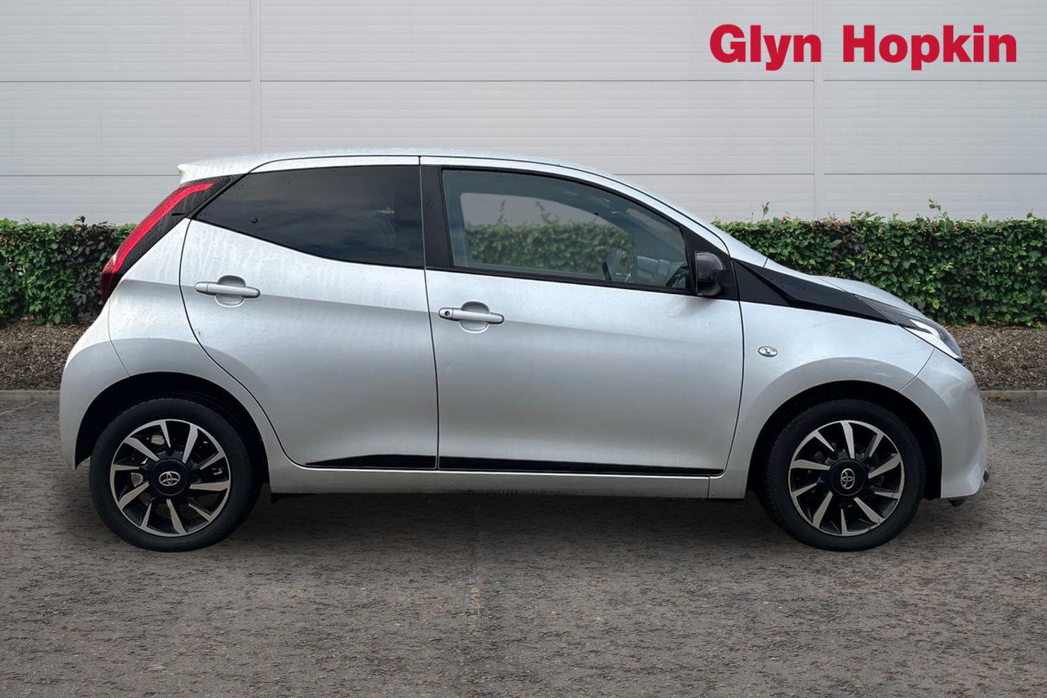 Used Toyota AYGO 2022 for sale - 77145811: Photo 2