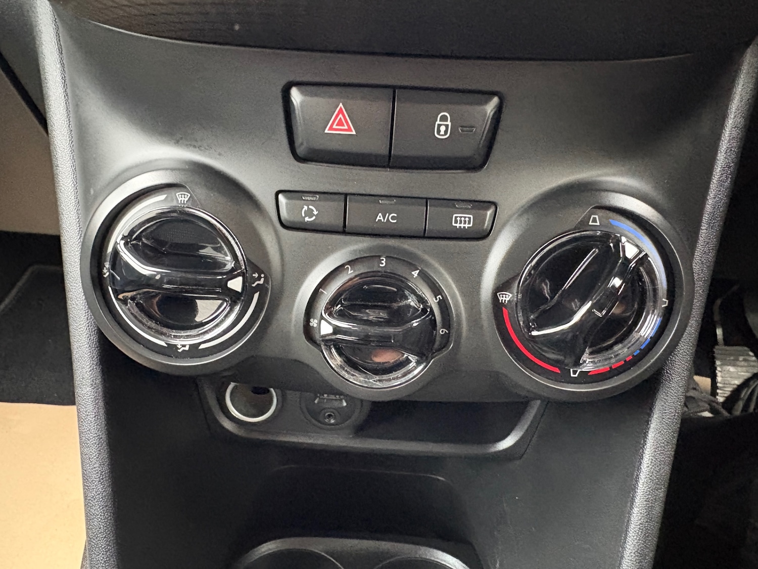 Used Peugeot 208 2015 for sale - 77409663: Photo 20