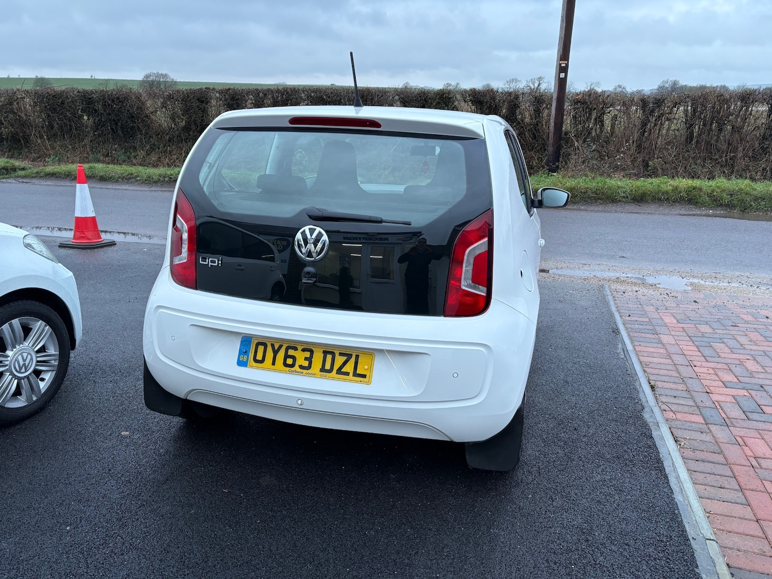 Used Volkswagen up! 2013 for sale - 77495020: Photo 2