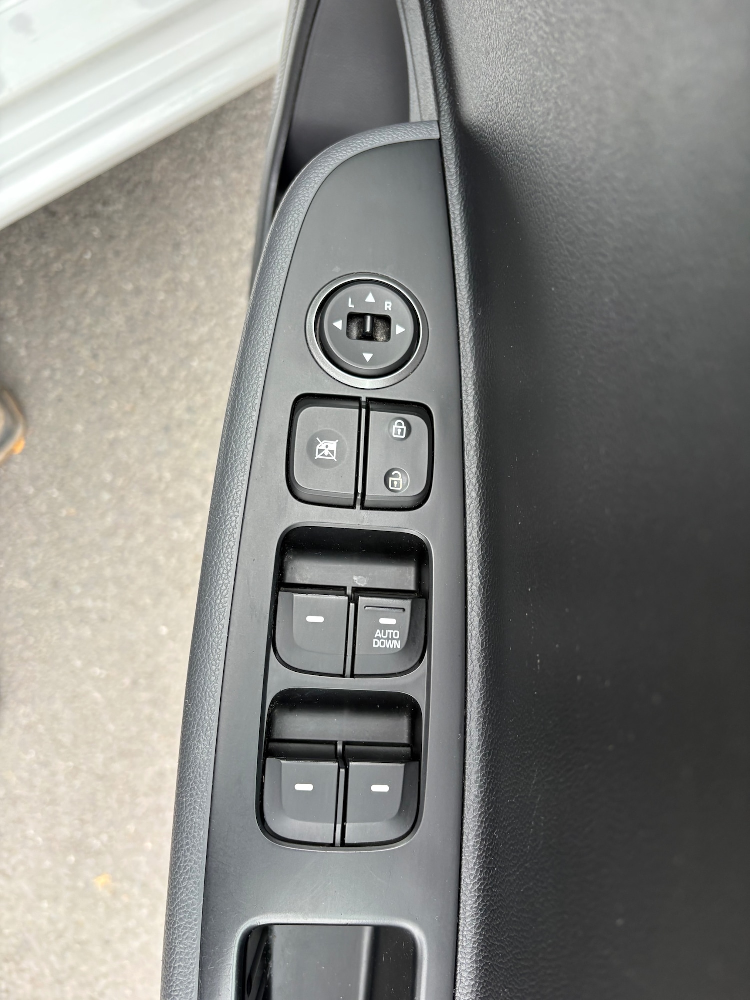 Used Hyundai i10 2017 for sale - 76257499: Photo 20