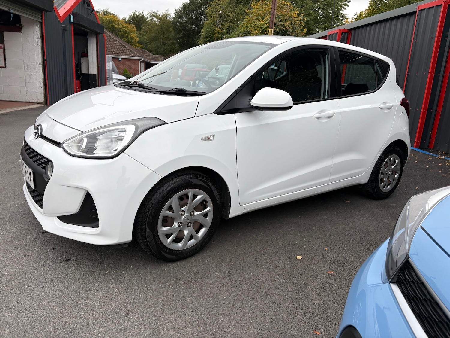 Used Hyundai i10 2017 for sale - 76257499: Photo 4