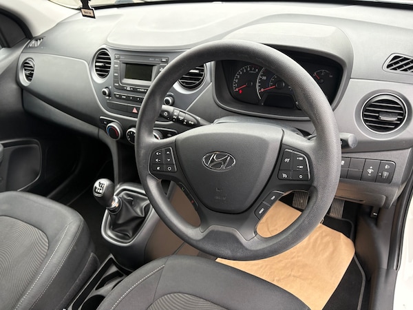 Used Hyundai i10 2017 for sale - 76257499: Photo 7