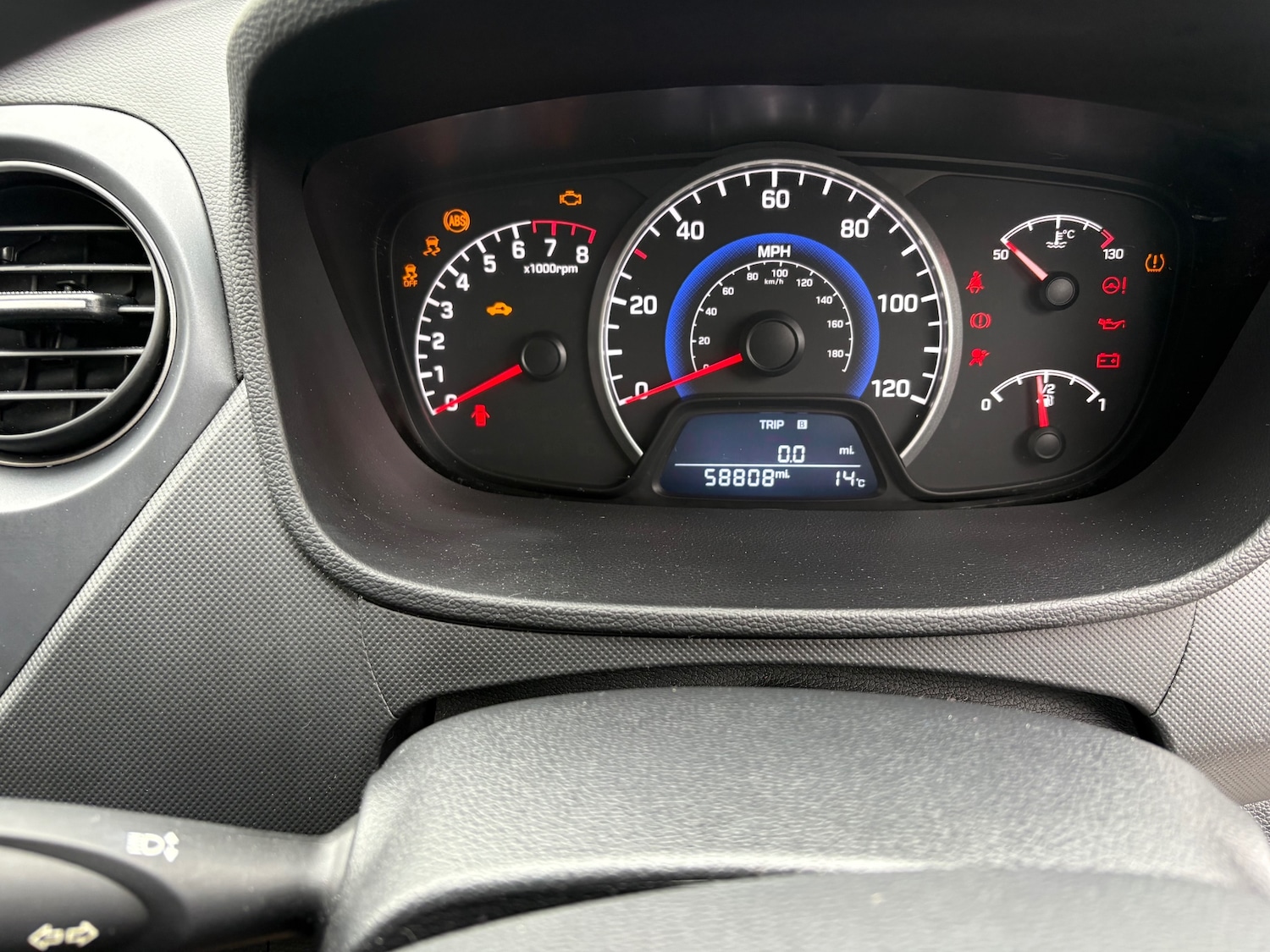 Used Hyundai i10 2017 for sale - 76257499: Photo 8