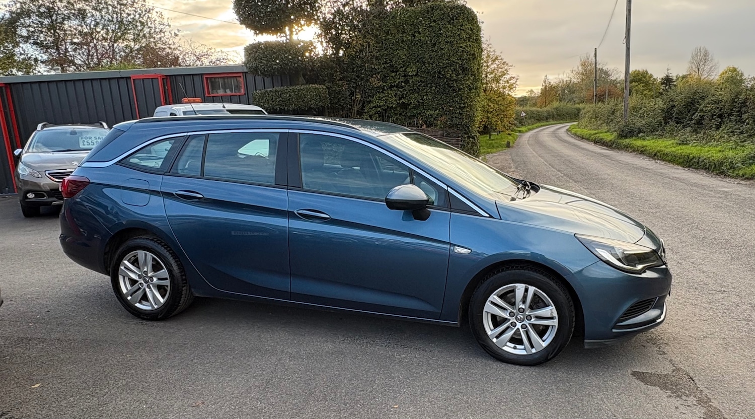 Used Vauxhall Astra 2017 for sale - 76379610: Photo 1