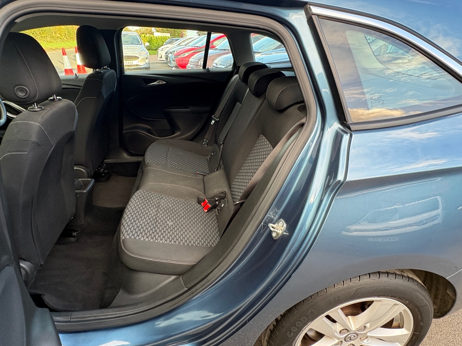 Used Vauxhall Astra 2017 for sale - 76379610: Photo 16