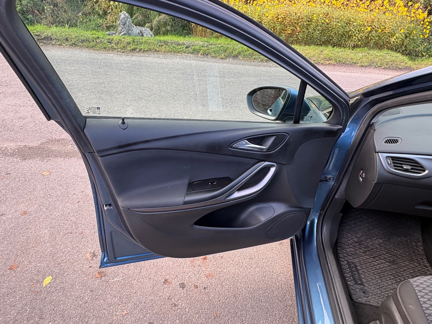 Used Vauxhall Astra 2017 for sale - 76379610: Photo 17