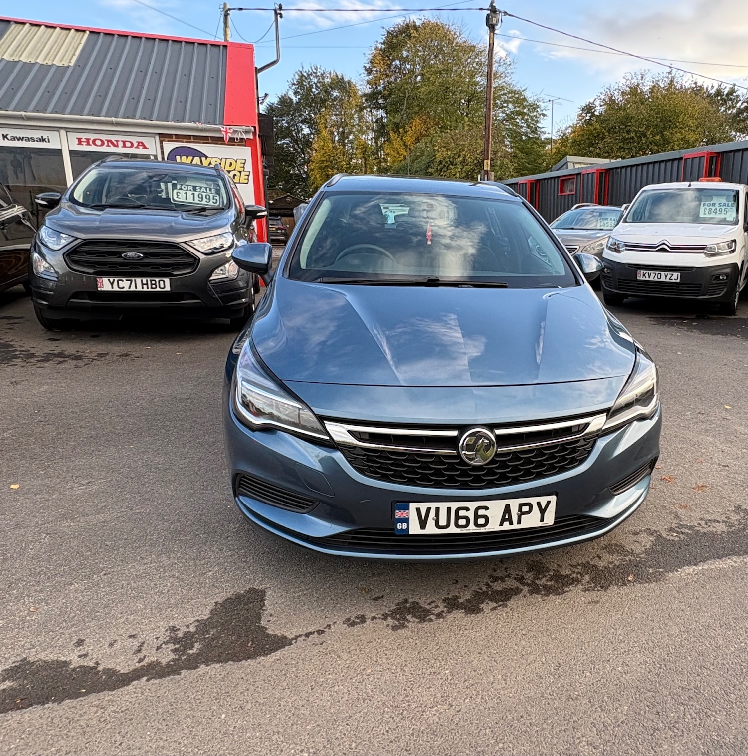Used Vauxhall Astra 2017 for sale - 76379610: Photo 2