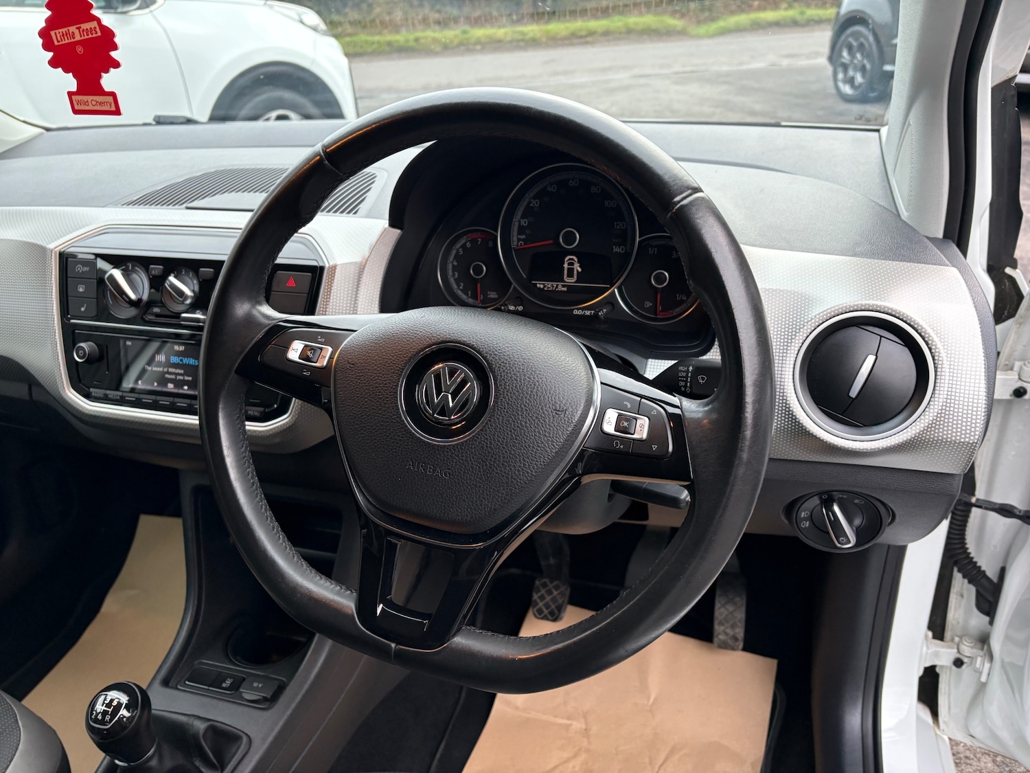 Used Volkswagen up! 2016 for sale - 77264220: Photo 10