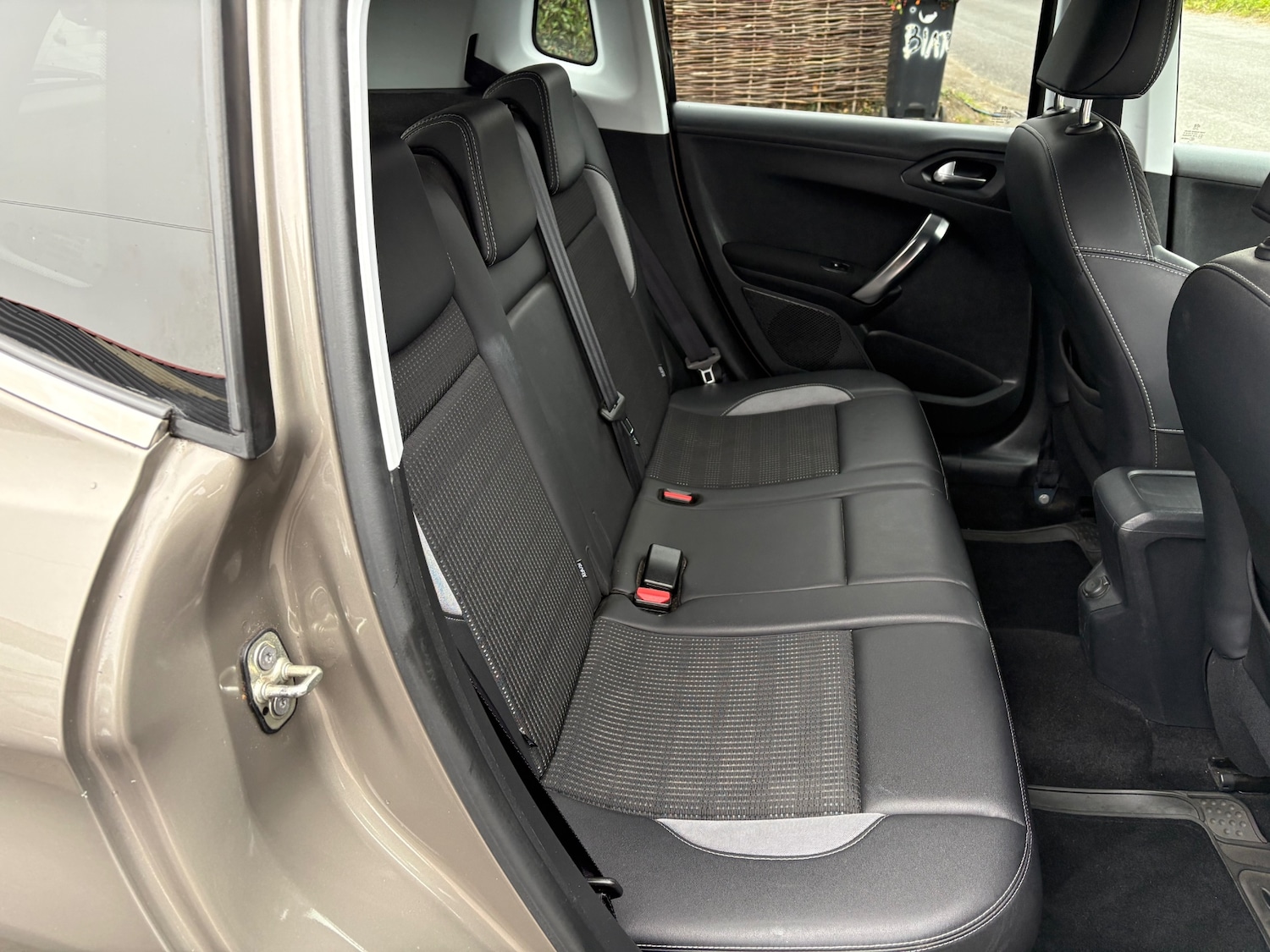 Used Peugeot 2008 2014 for sale - 76281051: Photo 11