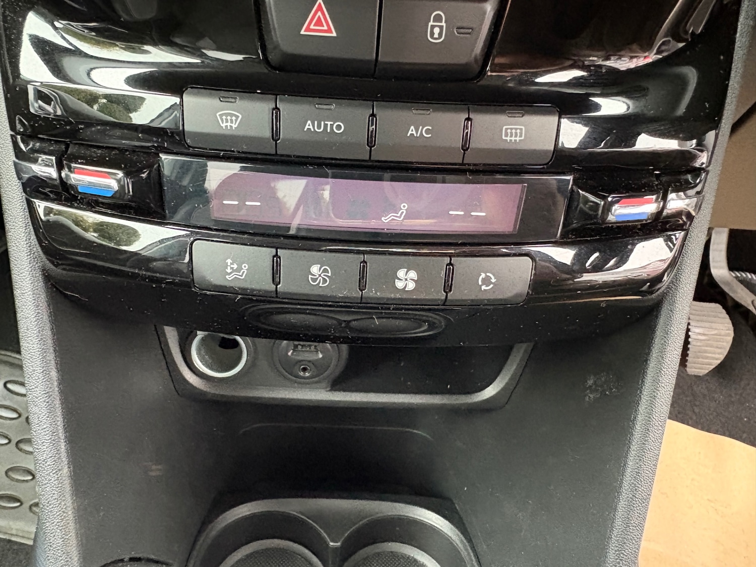 Used Peugeot 2008 2014 for sale - 76281051: Photo 18