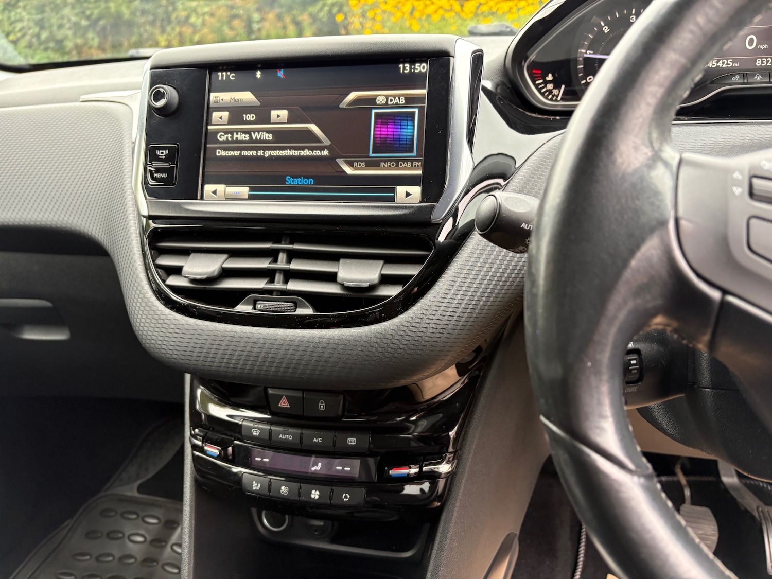 Used Peugeot 2008 2014 for sale - 76281051: Photo 9