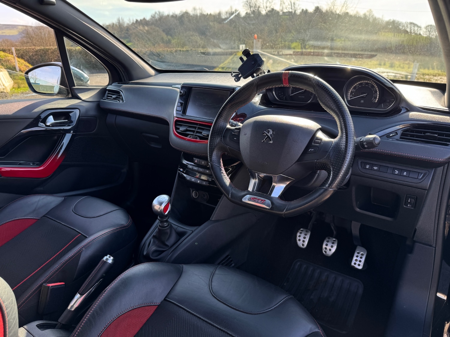 Used Peugeot 208 2014 for sale - 77669185: Photo 15