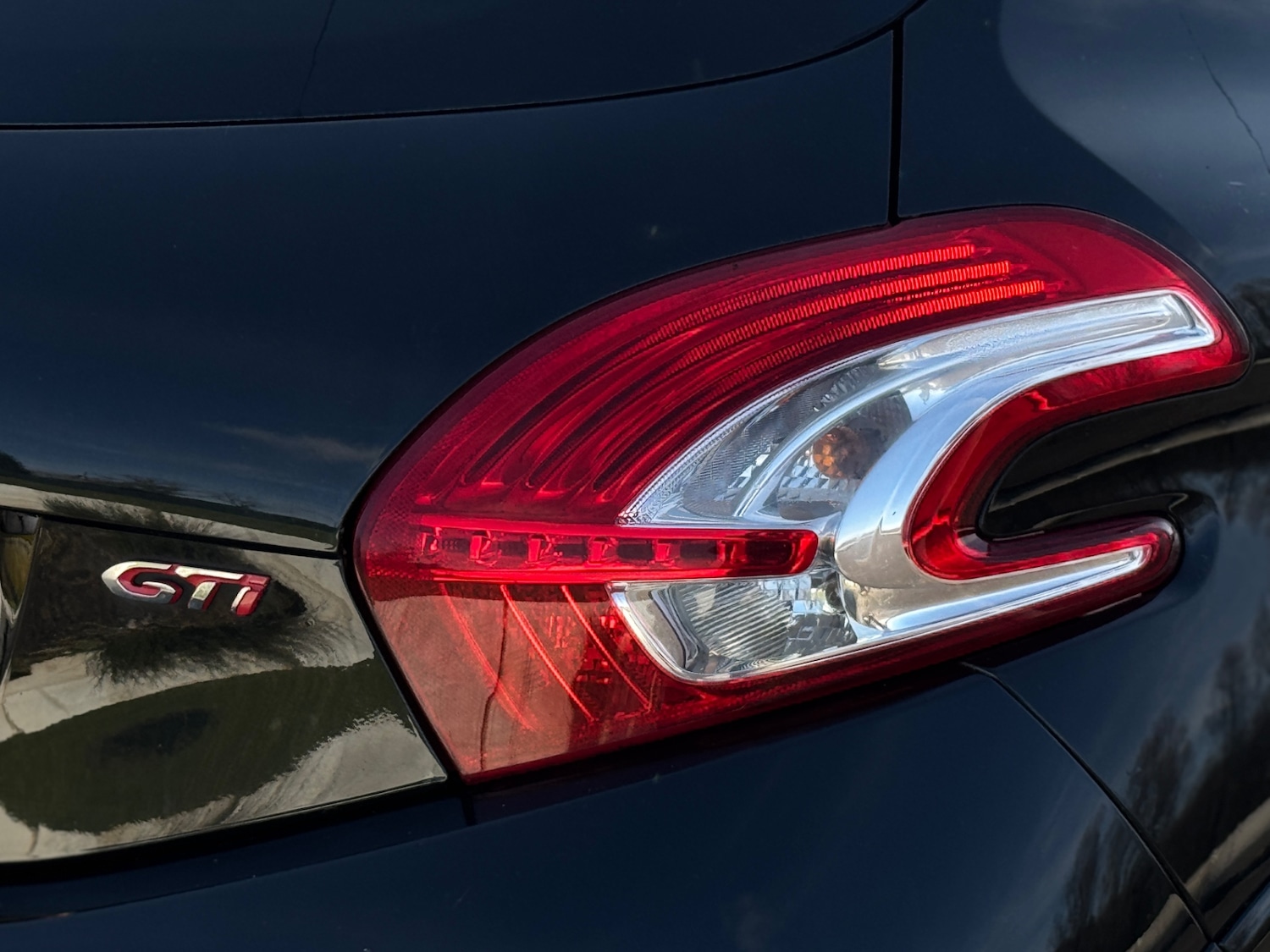 Used Peugeot 208 2014 for sale - 77669185: Photo 7