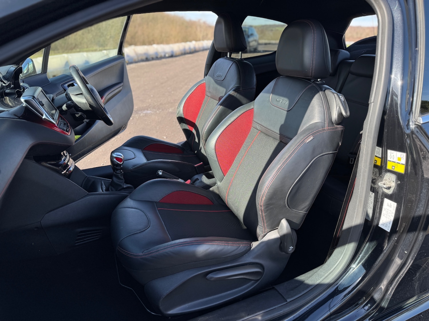 Used Peugeot 208 2014 for sale - 77669185: Photo 9