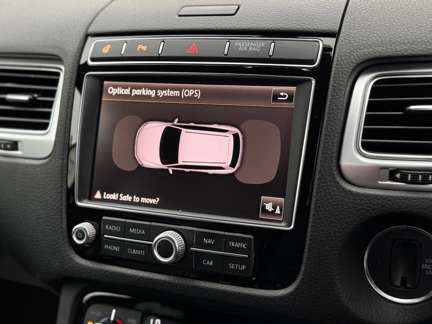 Used Volkswagen Touareg 2015 for sale - 76506225: Photo 16