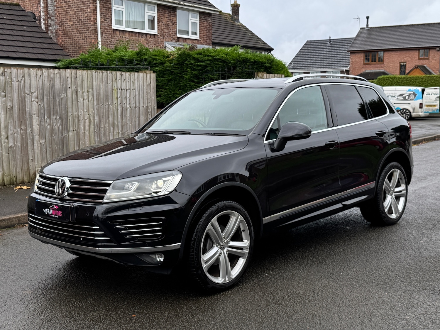 Used Volkswagen Touareg 2015 for sale - 76506225: Photo 2