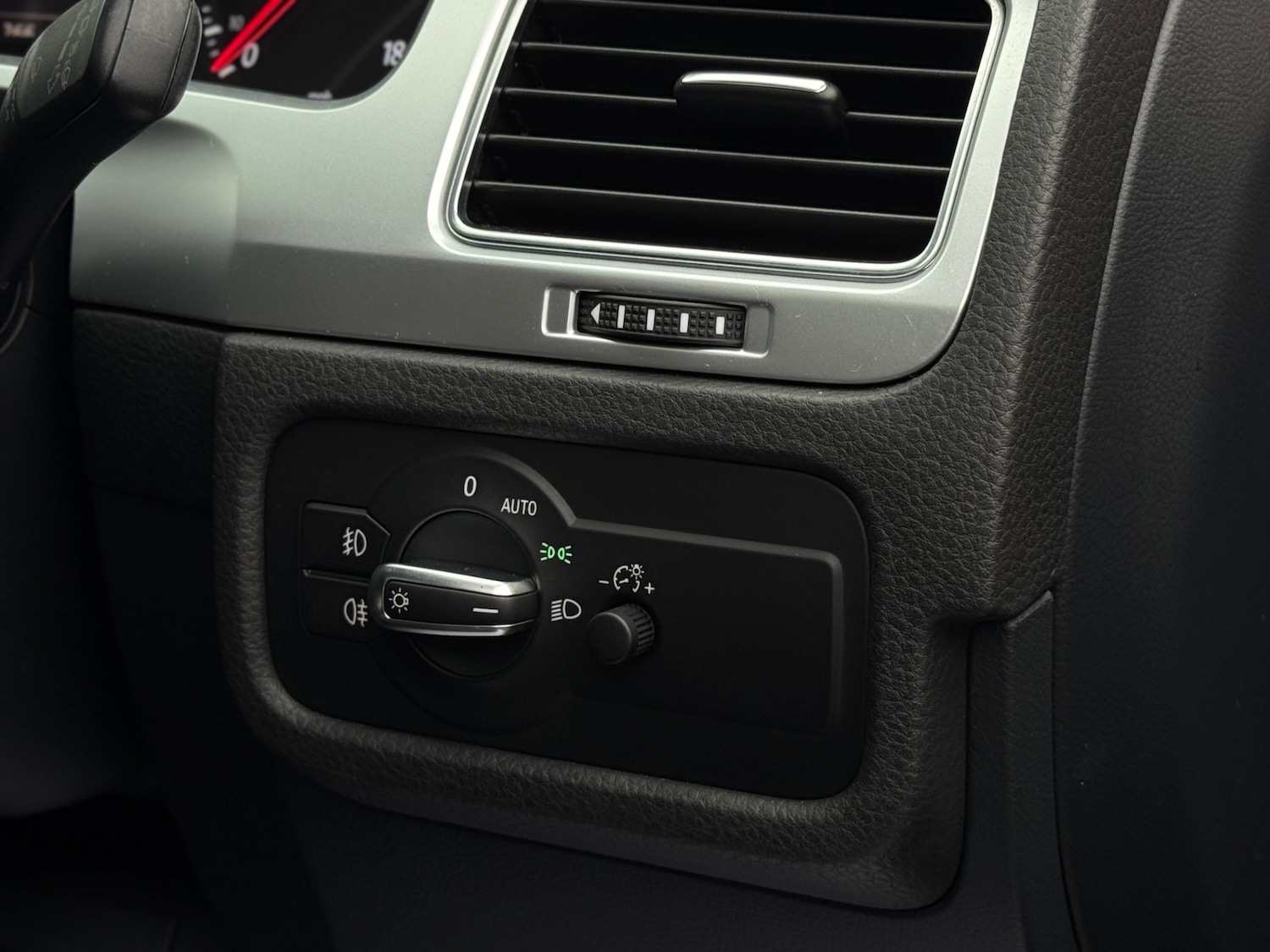 Used Volkswagen Touareg 2015 for sale - 76506225: Photo 26