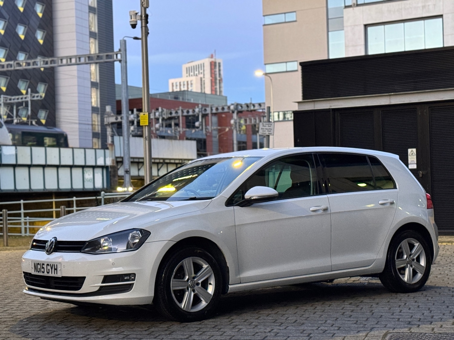 Used Volkswagen Golf 2015 for sale - 77162467: Photo 2