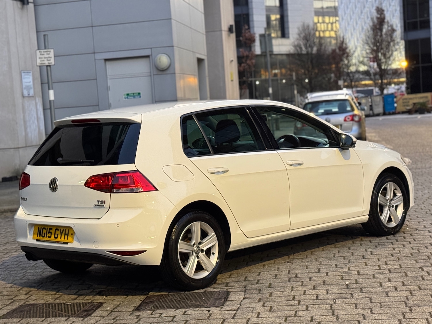 Used Volkswagen Golf 2015 for sale - 77162467: Photo 3