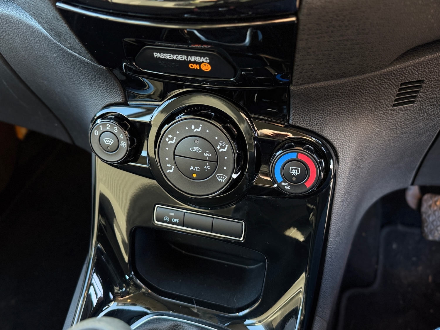 Used Ford Fiesta 2013 for sale - 77523076: Photo 14