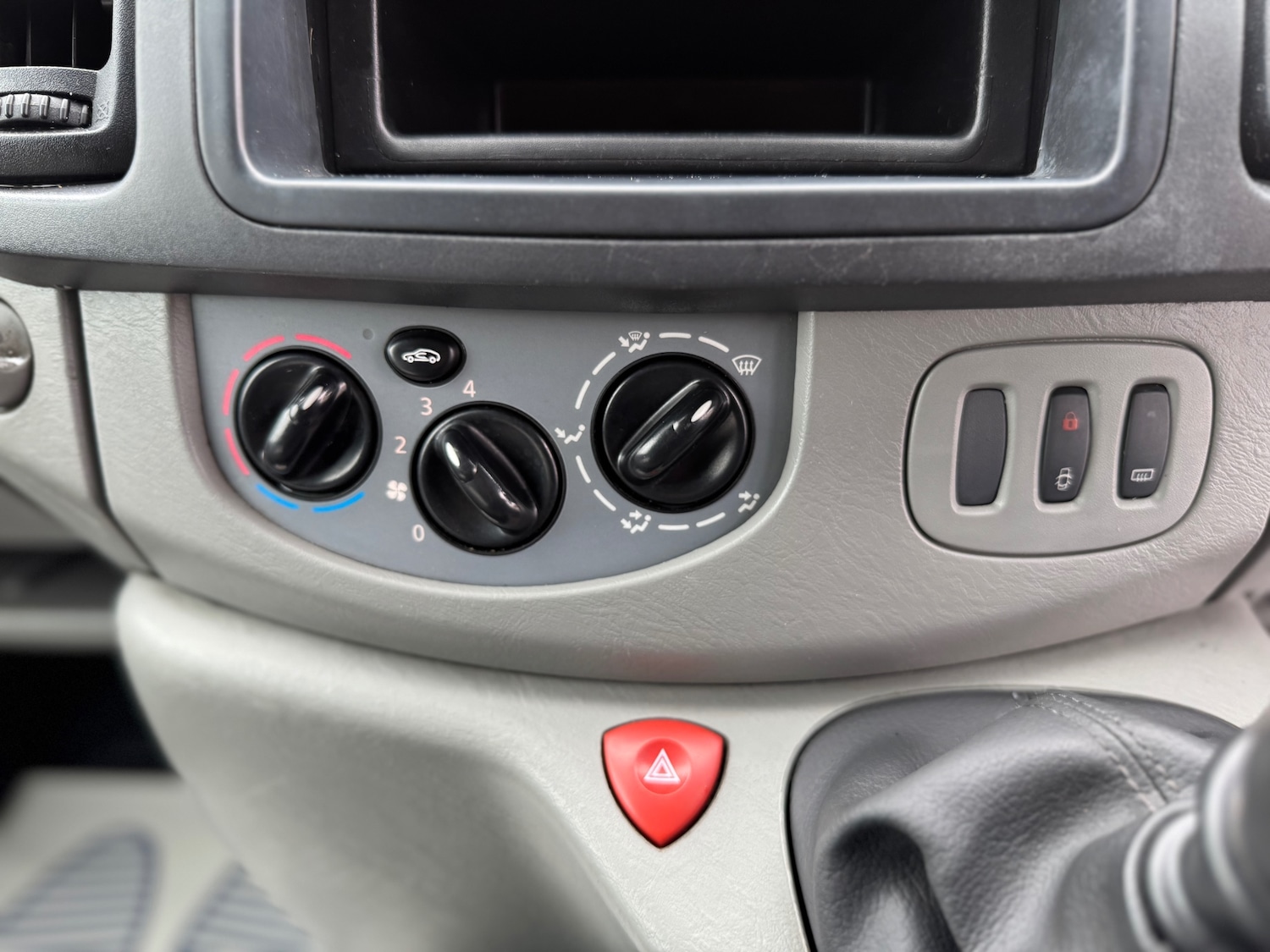 Used Vauxhall Vivaro 2014 for sale - 77898680: Photo 14