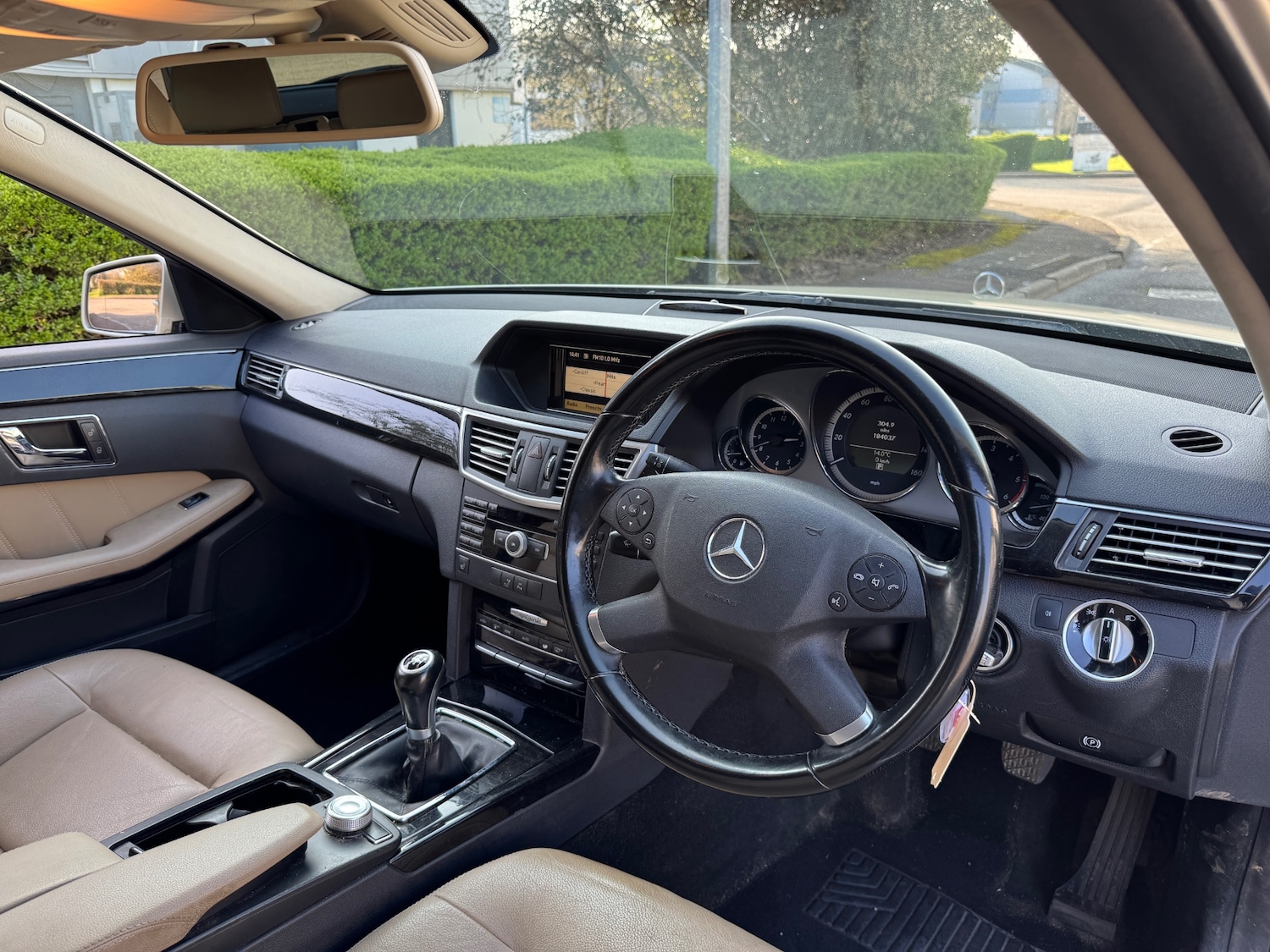 Used Mercedes-Benz E Class 2010 for sale - 77793312: Photo 11