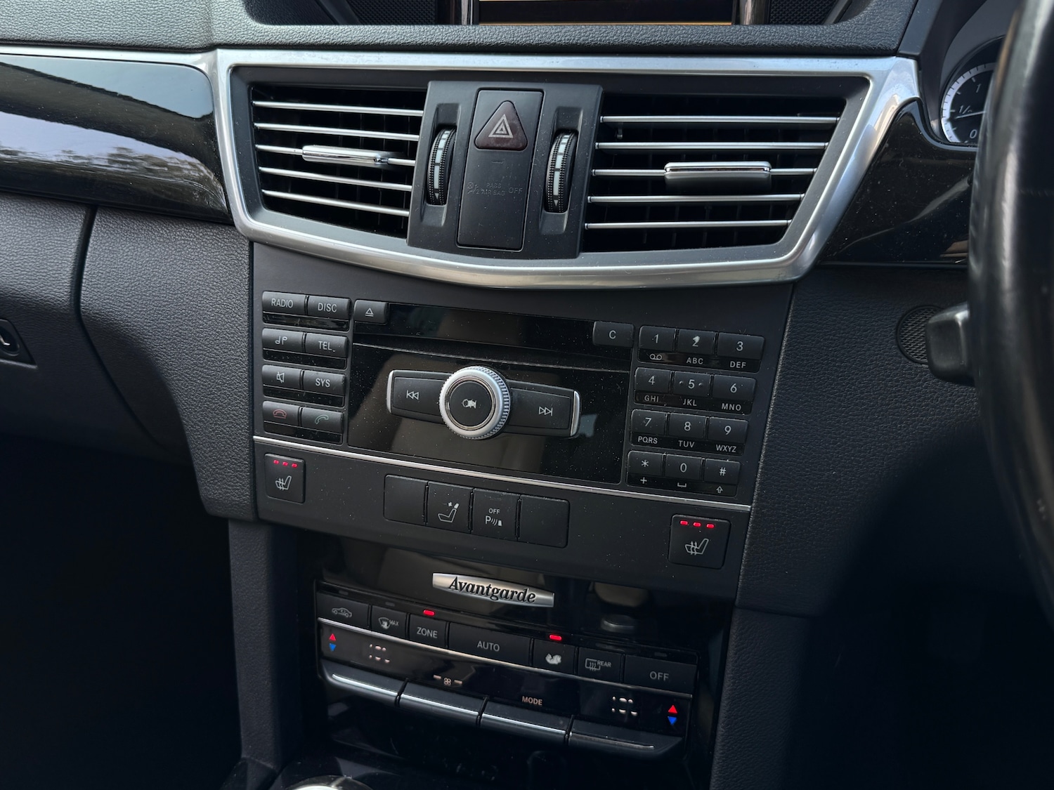 Used Mercedes-Benz E Class 2010 for sale - 77793312: Photo 14