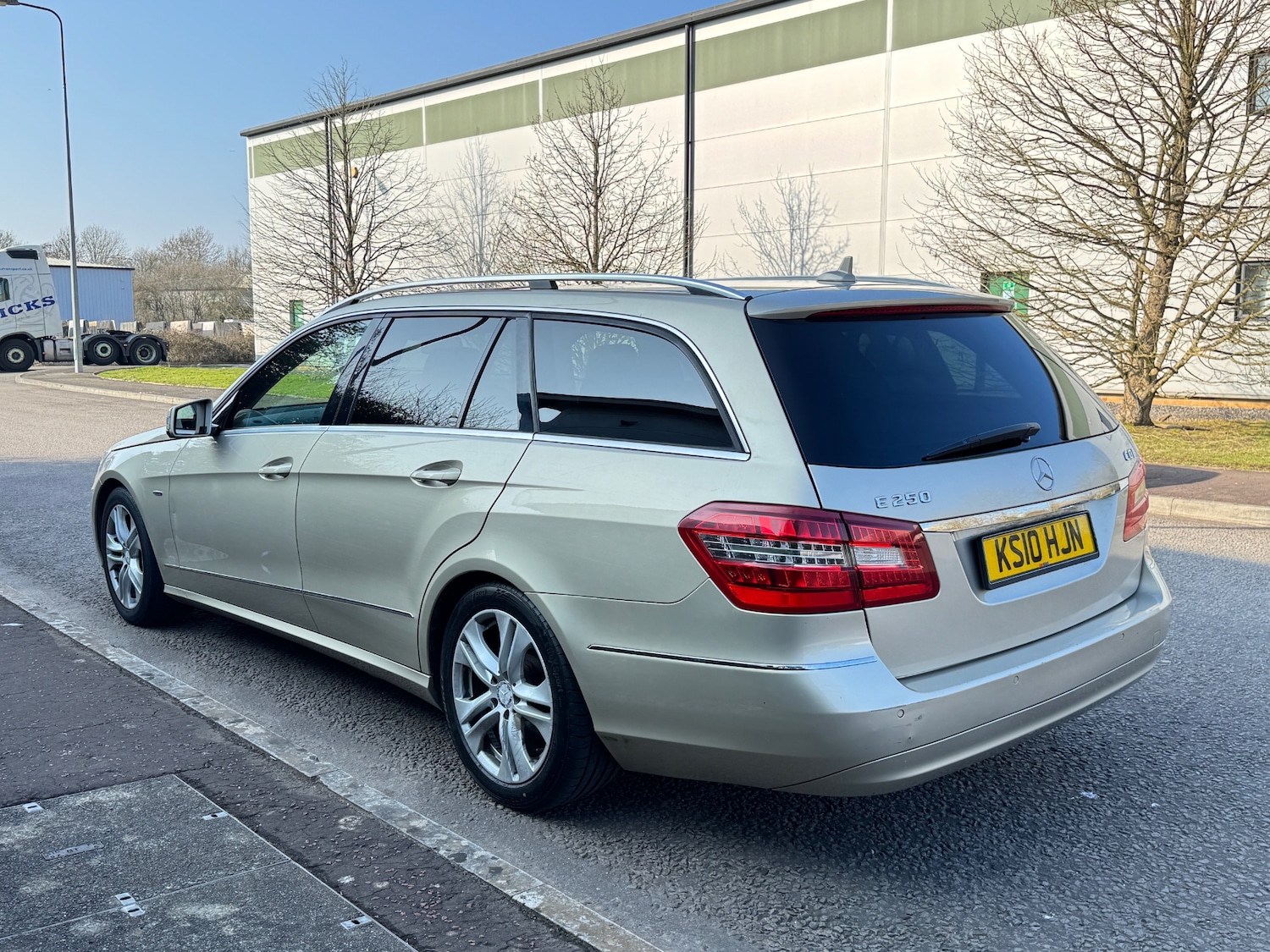 Used Mercedes-Benz E Class 2010 for sale - 77793312: Photo 4