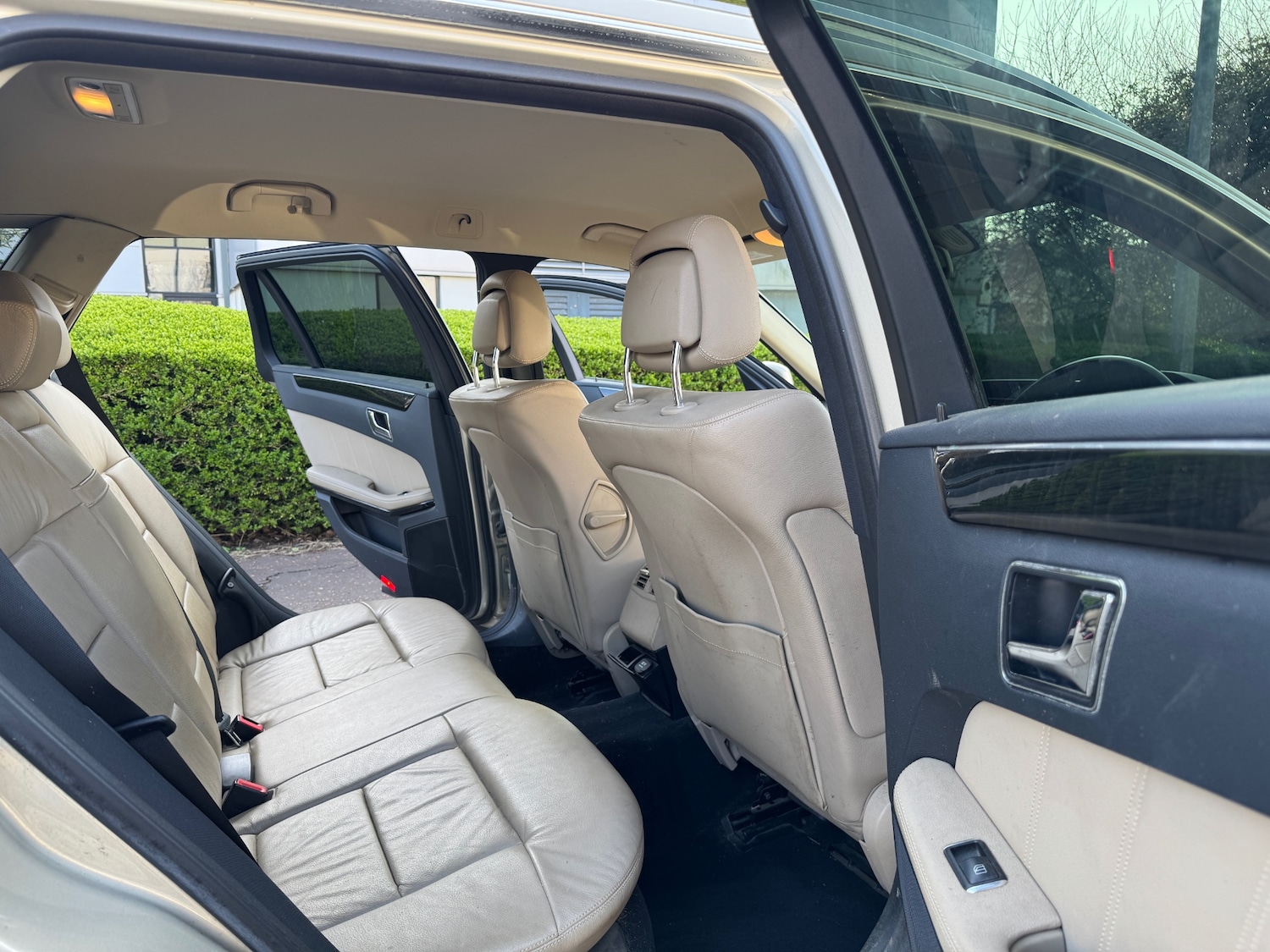 Used Mercedes-Benz E Class 2010 for sale - 77793312: Photo 9