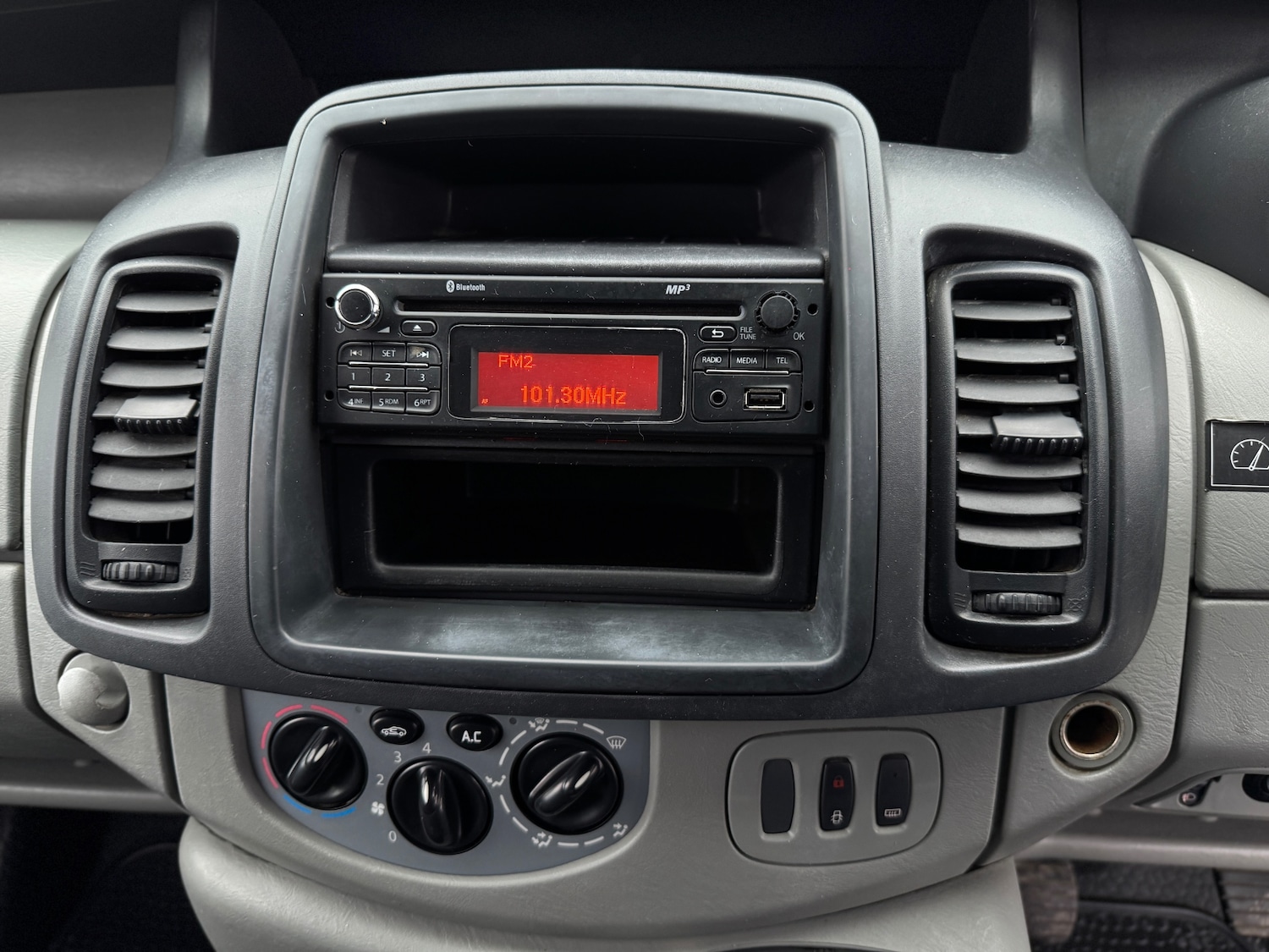 Used Vauxhall Vivaro 2013 for sale - 77892044: Photo 18