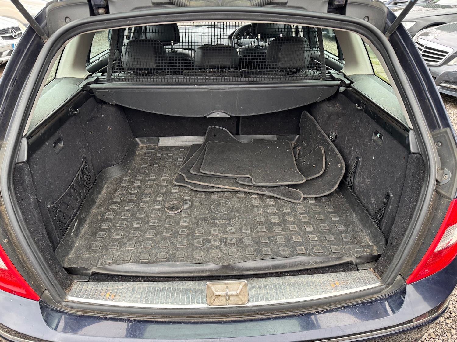 Used Mercedes-Benz C Class 2010 for sale - 78139445: Photo 11