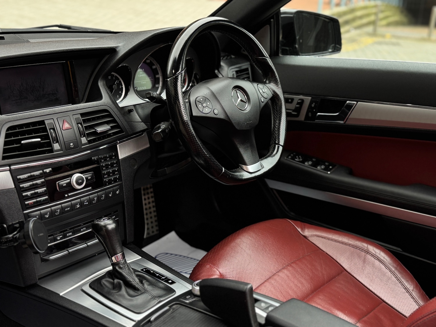 Used Mercedes-Benz E Class 2010 for sale - 77793301: Photo 29