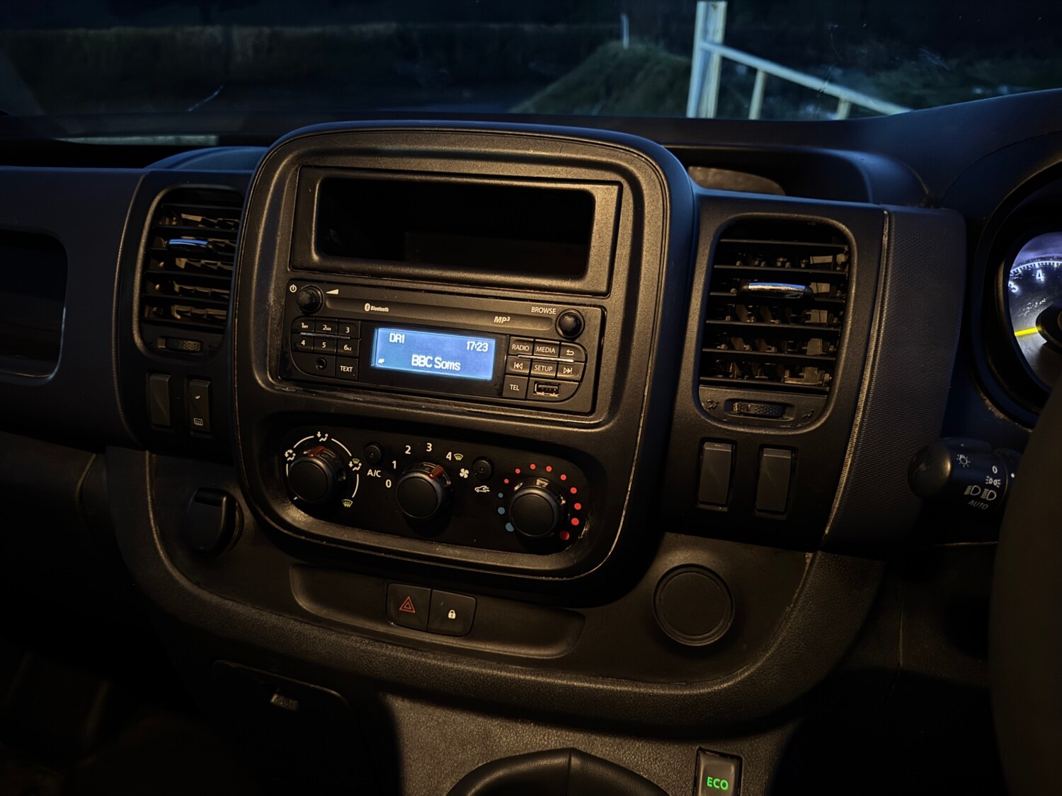 Used Vauxhall Vivaro 2014 for sale - 77409945: Photo 13