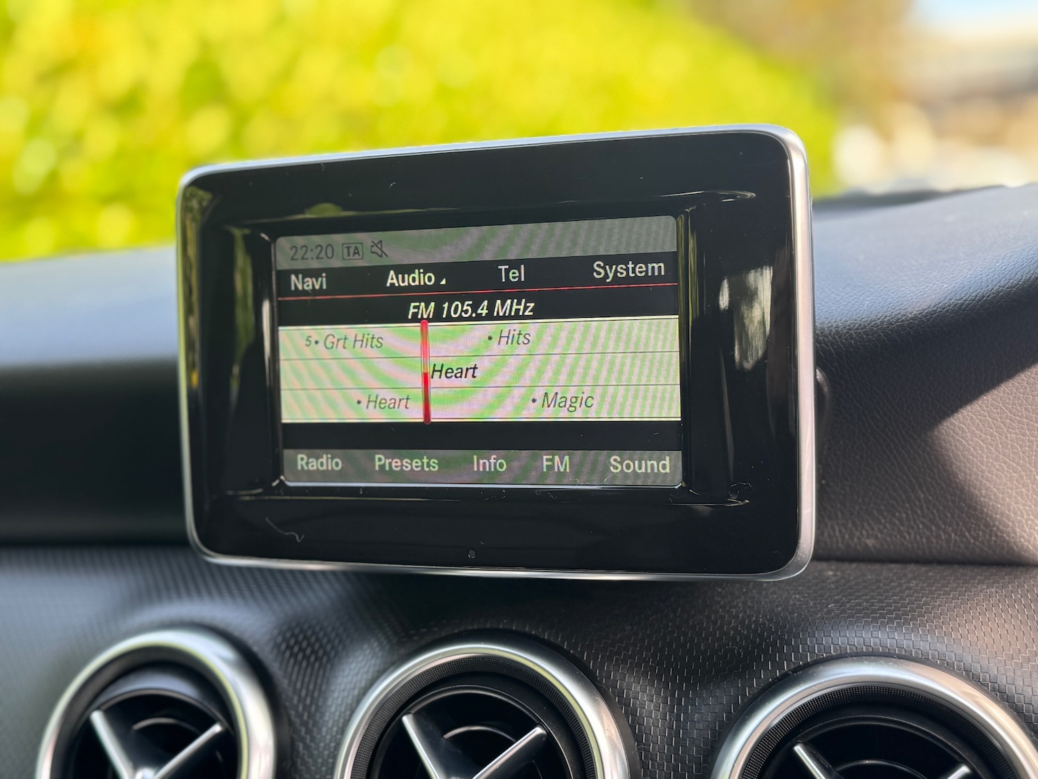 Used Mercedes-Benz A-Class 2015 for sale - 76570807: Photo 8