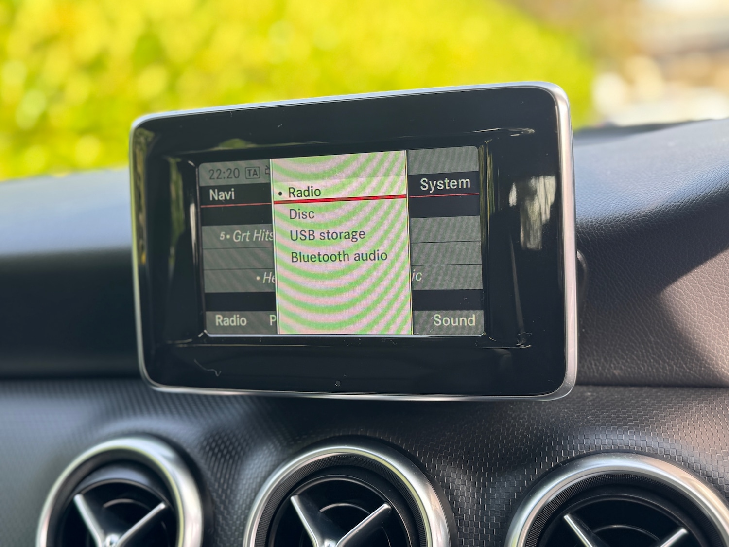 Used Mercedes-Benz A-Class 2015 for sale - 76570807: Photo 9