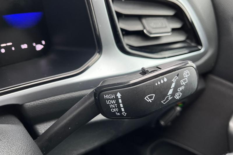 Used Volkswagen T-Roc for sale - 77763640: Photo 15