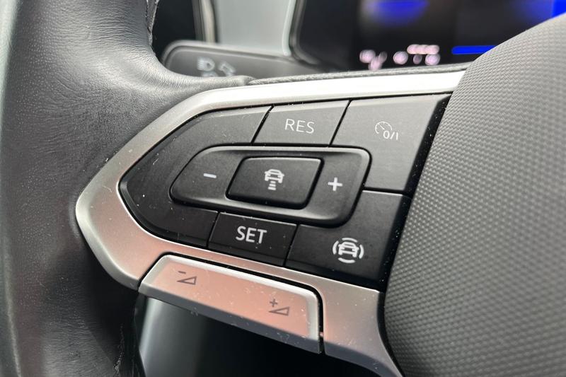 Used Volkswagen T-Roc for sale - 77763640: Photo 25