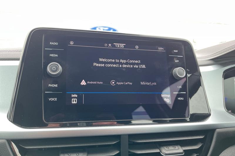 Used Volkswagen T-Roc for sale - 77763640: Photo 35